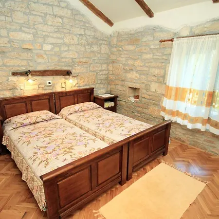 Family Friendly House With A Swimming Pool Zgrabljici, Istria - Sredisnja Istra - 3353 Casa de Férias Vošteni